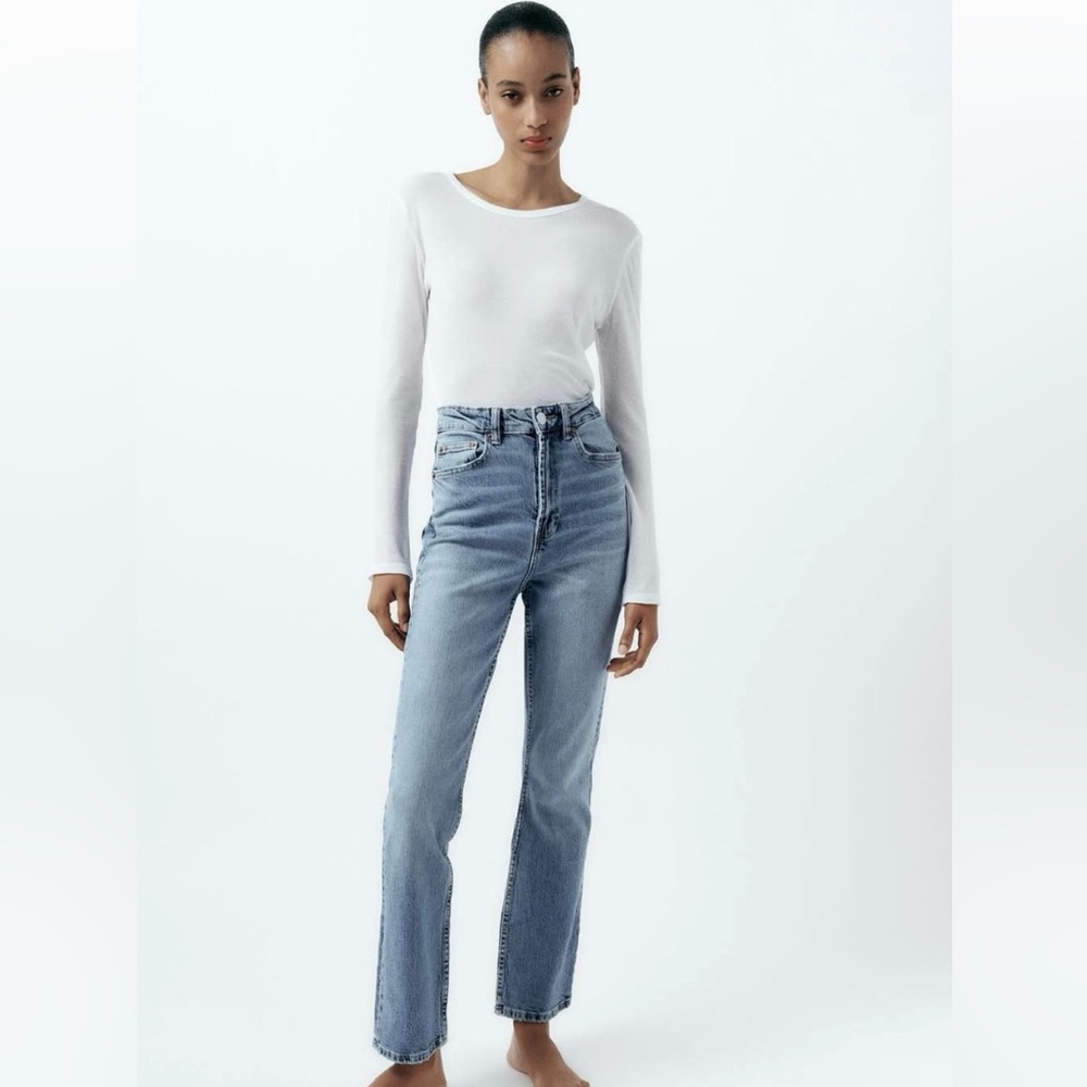 New Zara straight leg jeans with high waist